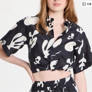 FRAME Denim Black & White Abstract Print Cropped Button-Up Top